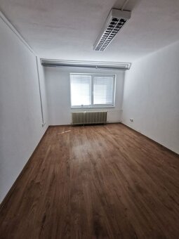 Sklad 602 m², rampa, kancelárie, 24/7 vstup – Prešov - 15