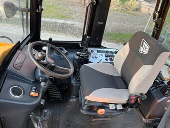 Rýpadlo-nakladač JCB 2CX Streetmaster, 3CX Compact - 15