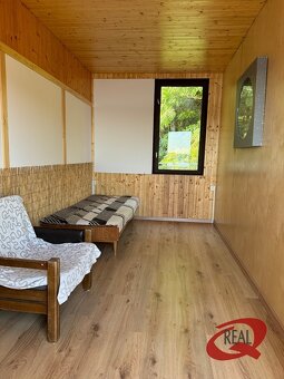 PRIESTRANNÝ HAUSBÓT NA VÝBORNOM MIESTE - 15