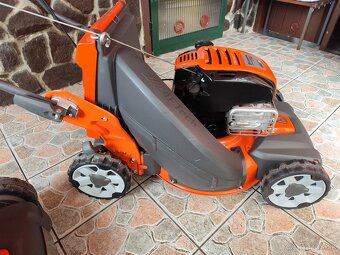 Kosačka Husqvarna,TORO - 15