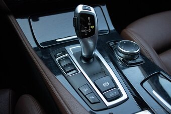 BMW Rad 5 Touring 520D XDRIVE 2016 Odpočet DPH - 15