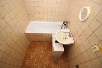 PREDAJ 1 izb BYT 41m2 s balkónom J.Krála Partizánske - 15