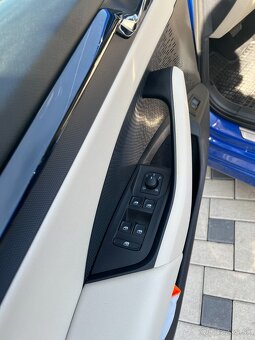 ŠKODA Octavia 4 Combi DSG 4X4 2.0 TDI, Webasto, panoramatick - 15