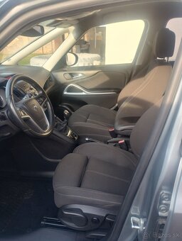 Opel Zafira Tourer - 15