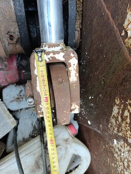 Hydraulický piest - 15