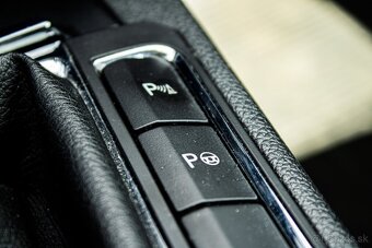 Škoda Superb Combi 1.6 TDI CR DPF Elegance GreenLine - 15