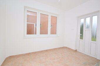 Predaj 3i byt s 260 m2 pozemkom, garážou a pivnicou, Bezenye - 15