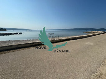Chorvatsko na predaj: Jedinečný apartmán v Sukošane – Prvý r - 15