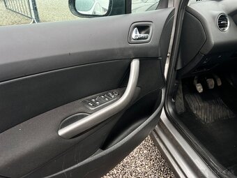 Peugeot 308sw 1.6i - 15