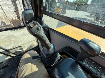 Volvo ECR 58D bager - 15