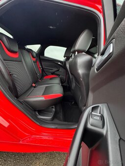 Ford Focus ST - 15