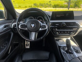 BMW Rad 5 Touring 520d A/T, HUD, 360 kamera, Nebúrané - 15