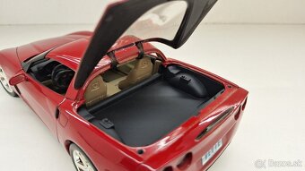 1:18 CHEVROLET CORVETTE C6 - 15