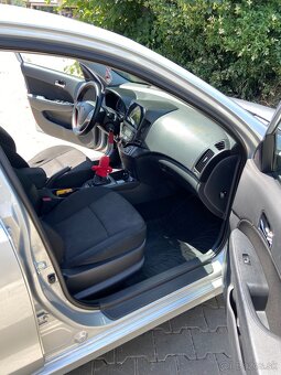 Hyundai i30 2011 1.4 benzín manual - 15
