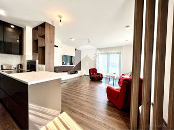 Reality KOMPLEX s.r.o. ponúka na PRENÁJOM exkluzívny rodinný - 15