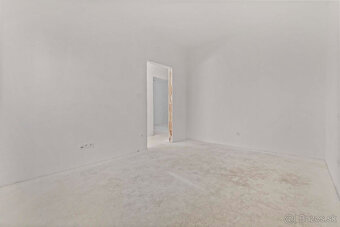 Rodinný dom s dvomi 3 izbovými bytovými jednotkami so záhrad - 15