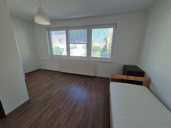 EXKLUZÍVNY DVOJGENERAČNÝ RODINNÝ DOM PO KOMPLETNEJ REKONŠTRU - 15