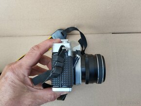 Starý fotoaparát Praktica super TL 1000+ příslušenství - 15