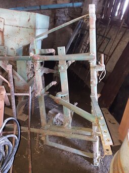 Predáme poľnohospodárske stroje - 15