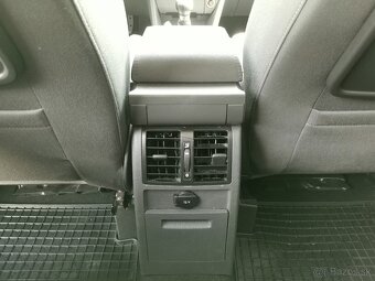 Volkswagen Touran 2.0 TDI Highline - 15