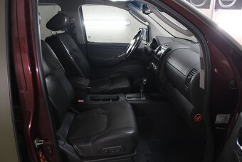 Nissan Navara DoubleCab 2.5D A/T - 15