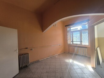 VÝHODNÁ INVESTÍCIA: ZAUJÍMAVÁ NEHNUTEĽNOSŤ VHODNÁ NA MNOHO V - 15