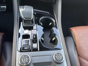 Volkswagen Touareg 3.0TDi 4M R-Line - 15