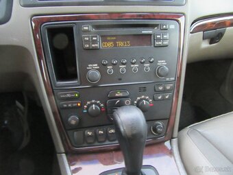 Volvo S60 2,4D AUTOMAT, TK+EK do novembra 2027 - 15