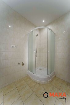 PREDANÉ Trojizbový veľkometrážny byt s terasou, v meste Prie - 15