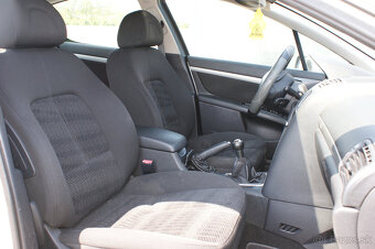 Peugeot 407 1.6 HDi Confort FAP - 15