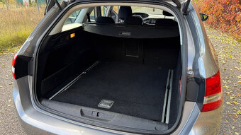 Peugeot 308 SW 1.2 e-THP 130k Combi 96kw Manuál - 15