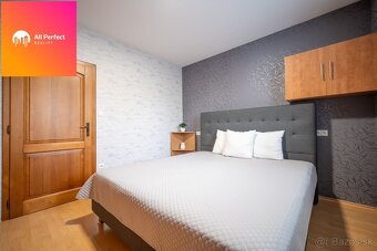 Na predaj rodinný dom s bazénom v Opoji - 15