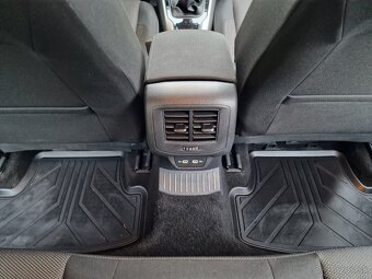 Volkswagen T-Roc 1.0 TSi Style M6 110k (benzín) - 15