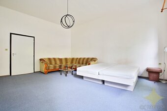 Na predaj 2-izbový byt so samostatným dvorom. - 15