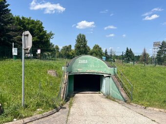 Západ -Terasa - ul. Idánska, 18 m². GARÁŽ.Elektronická brána - 15