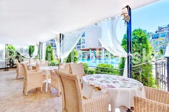Zařízený apartmán 2kk (53 m²) s výhledem na bazén DAWN PARK - 15