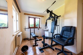 Rodinný dom so srdcom dediny a veľkou záhradou – Brunovce - 15