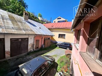 V centre Banskej Štiavnice rodinný dom s parkovaním vo dvore - 15