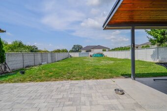 Novostav. rodinný dom s veľkým pozemkom,terasou a zariadením - 15