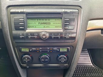 Šooda Octavia 2 Combi 1,9TDI 77KW sprt line - 15