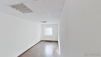 Obchodný skladový objekt  724 m2, pozemok 963 m2 - 15
