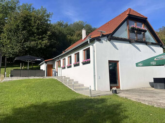 Horné Plachtince - luxusný rodinný dom pri lese - 15