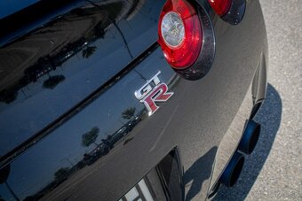Nissan GT-R 2008 - 15