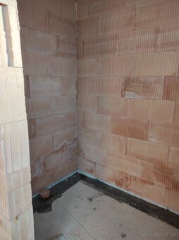 5-izbovy rodinný dom 15 minút od NR - 15