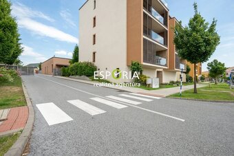 Exkluzívny 3i byt s lódžiou a 2 parkovacími miestami - 15