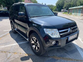 Mitsubishi Pajero 3,2 DiD 7 miestne - 15