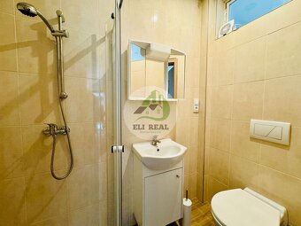 Rodinný dom, 10 izieb, fitness, bazén, priprava na wellness. - 15