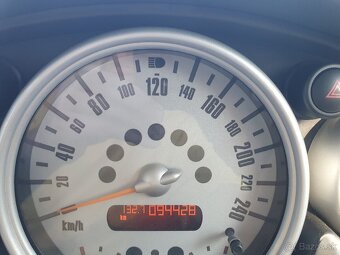 Mini Cooper 1.6 85kw, benzín 5M - 15