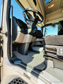 SCANIA R450 Mega - 15