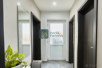 Predaj 4 izbový moderný rodinný dom, garáž, zariadený - 15